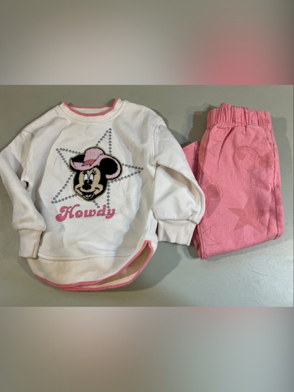Disney White & Pink Minnie 'Howdy' Sweatshirt and Pink Pants Set